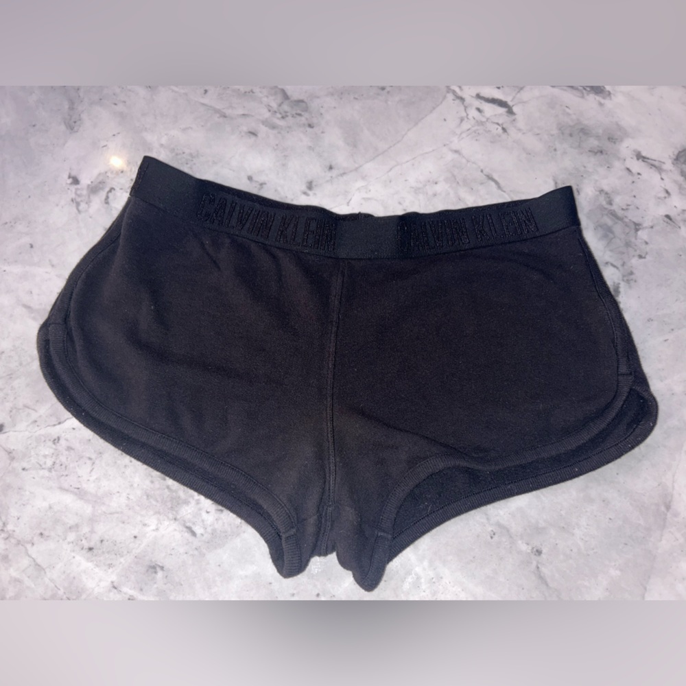 CALVIN KLEIN BLACK LOUNGE ANGLED SHORTS